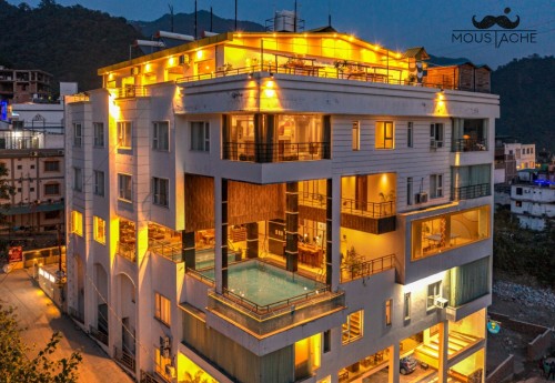 Best-Hotel-Resort-and-Hostel-in-Rishikesh-with-SwimmingPool.jpg