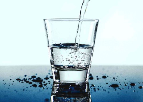 glass-water-macro-shot-1.jpg