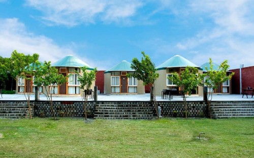 Riverside-By-Aahma-in-jim-corbett.jpg