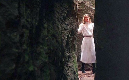 Picnic-at-Hanging-Rock-1.jpg