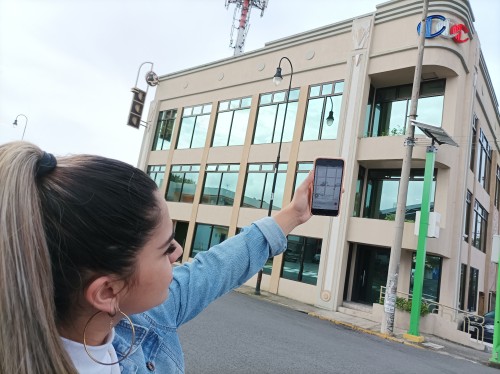 A-CELL-PHONE-PICTURE-OF-COSTA-RICAS-CALL-CENTER.jpg