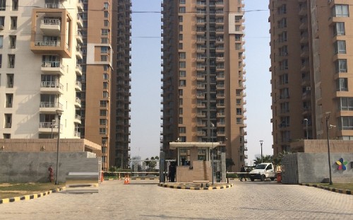 Pioneer-Park-Gurgaon---golf-course-ext-road.jpg